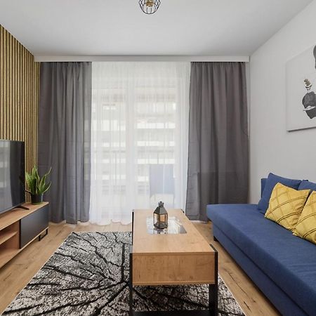 Apartment With 2 Bedrooms & Parking Wroclaw By Noclegi Renters Dış mekan fotoğraf