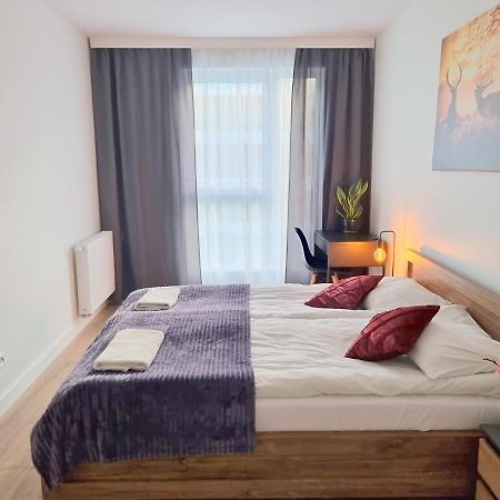 Apartment With 2 Bedrooms & Parking Wroclaw By Noclegi Renters Dış mekan fotoğraf