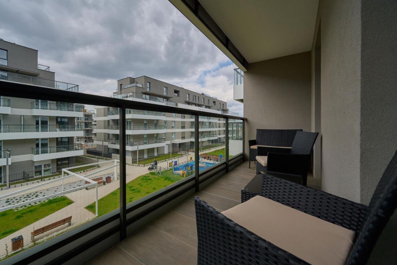 Apartment With 2 Bedrooms & Parking Wroclaw By Noclegi Renters Dış mekan fotoğraf