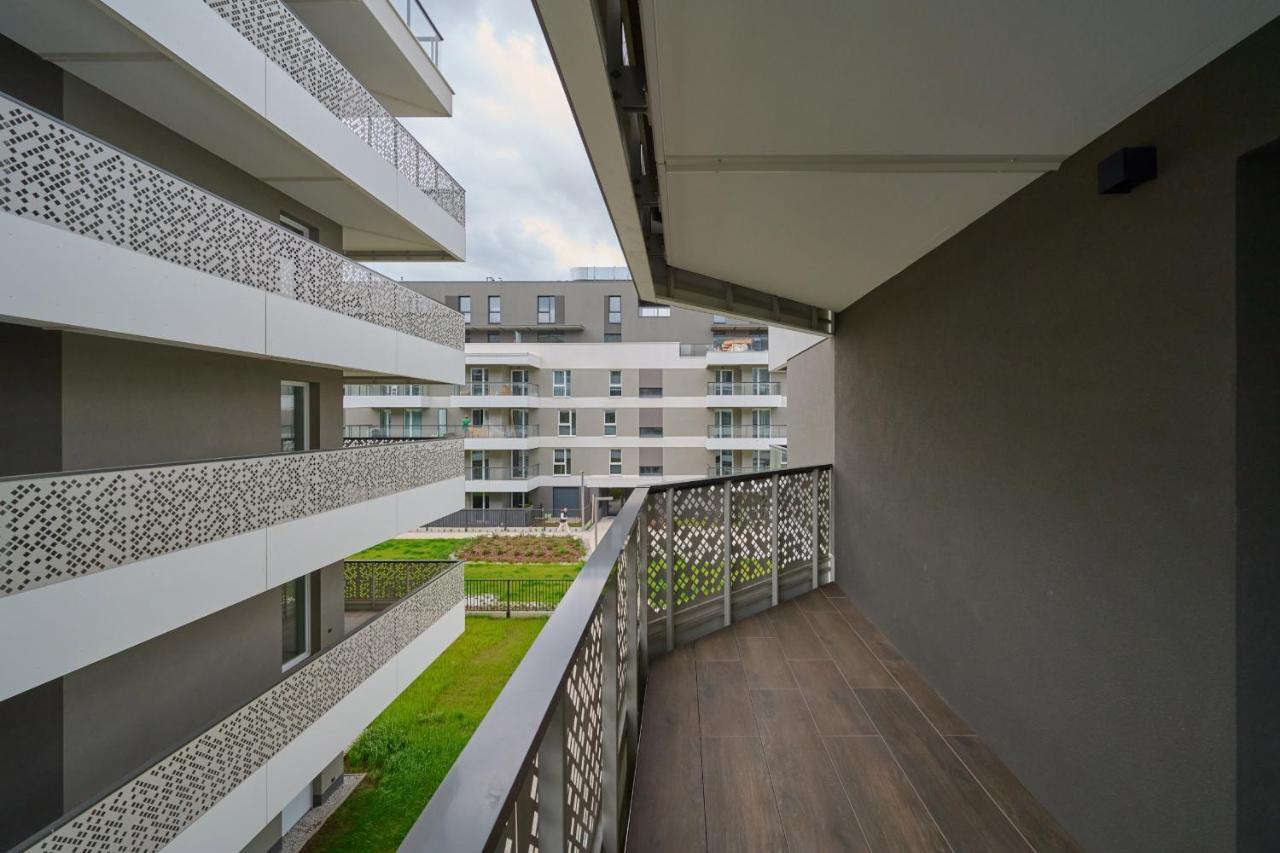 Apartment With 2 Bedrooms & Parking Wroclaw By Noclegi Renters Dış mekan fotoğraf
