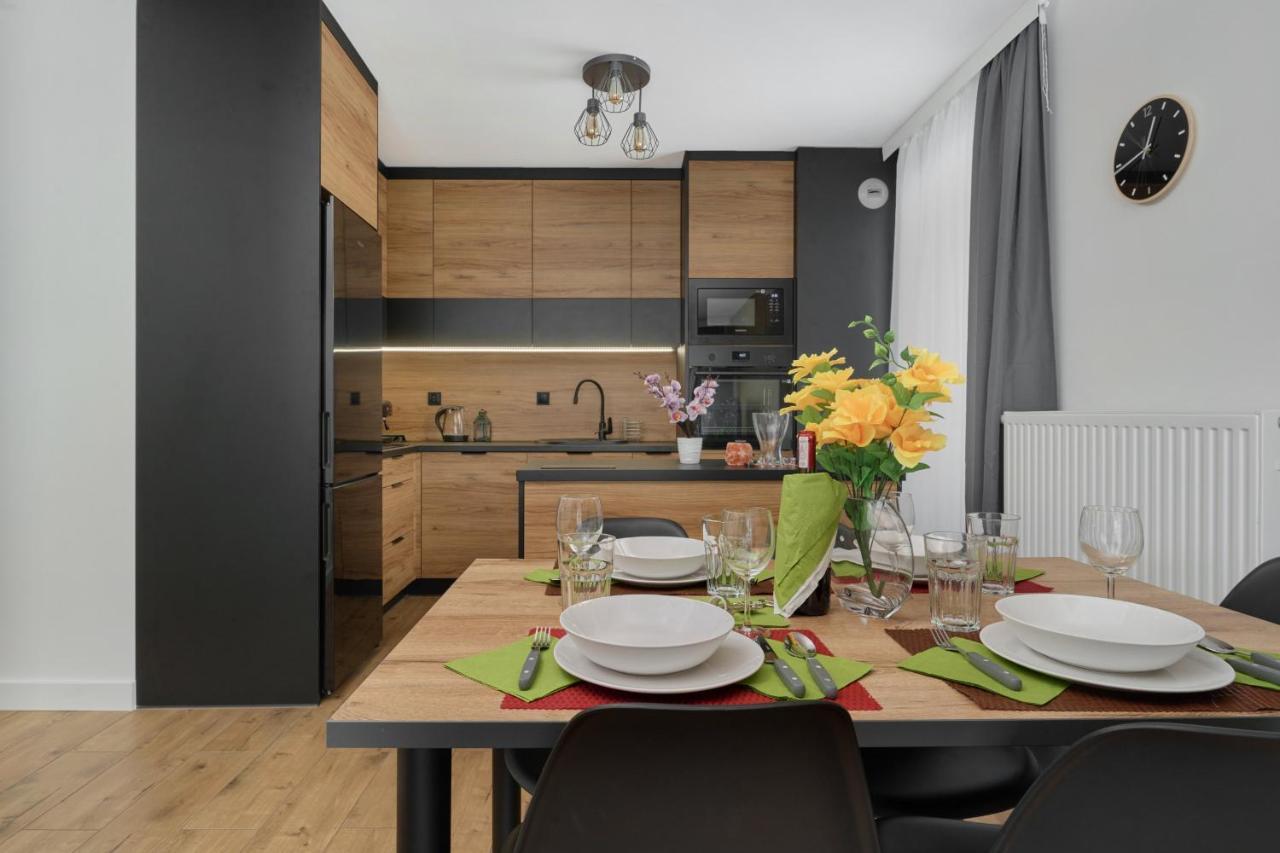 Apartment With 2 Bedrooms & Parking Wroclaw By Noclegi Renters Dış mekan fotoğraf