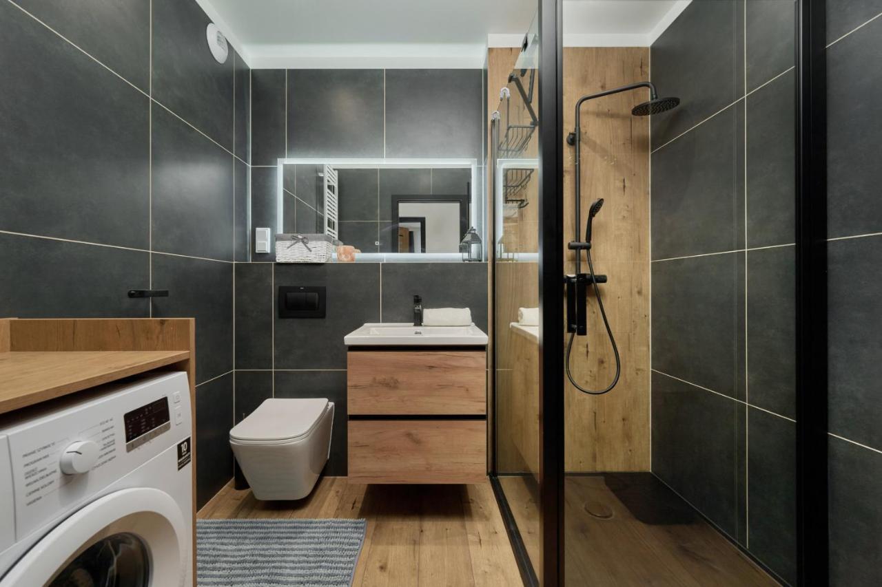 Apartment With 2 Bedrooms & Parking Wroclaw By Noclegi Renters Dış mekan fotoğraf