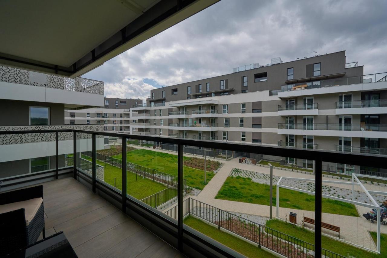 Apartment With 2 Bedrooms & Parking Wroclaw By Noclegi Renters Dış mekan fotoğraf
