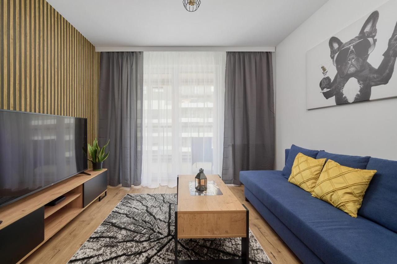 Apartment With 2 Bedrooms & Parking Wroclaw By Noclegi Renters Dış mekan fotoğraf